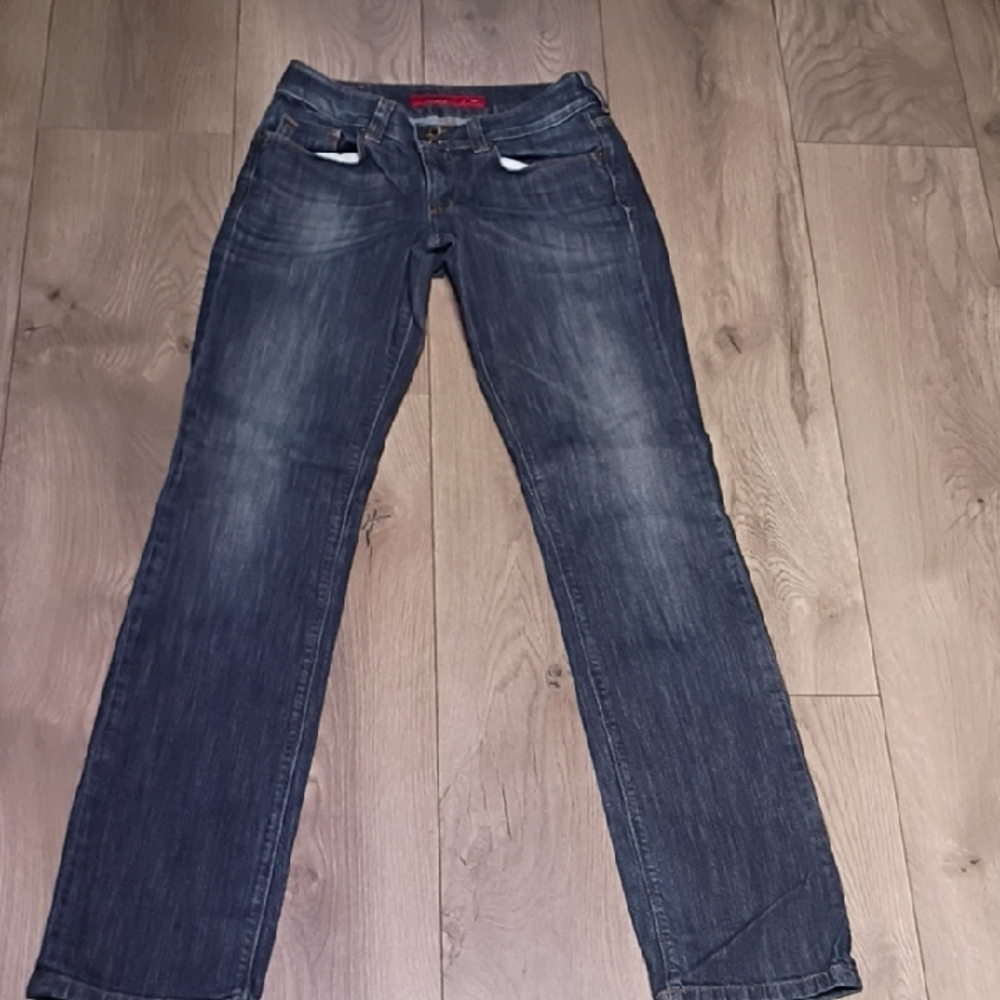 Classic Blue Women's Straight Leg Jeans Size 25‎